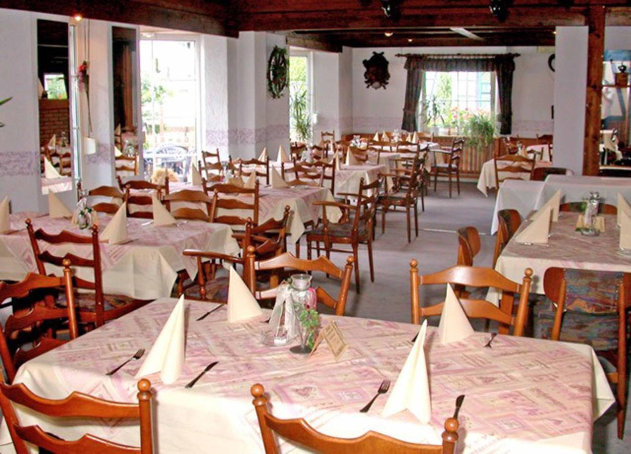 Hotel-Restaurant Zum Dorfkrug Winterberg Buitenkant foto